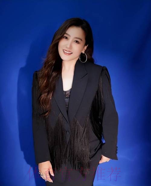 佩兰辅导小学生训练 形象大使谭晶同互动 佩兰辅导小学生训练 形象大使谭晶同互动